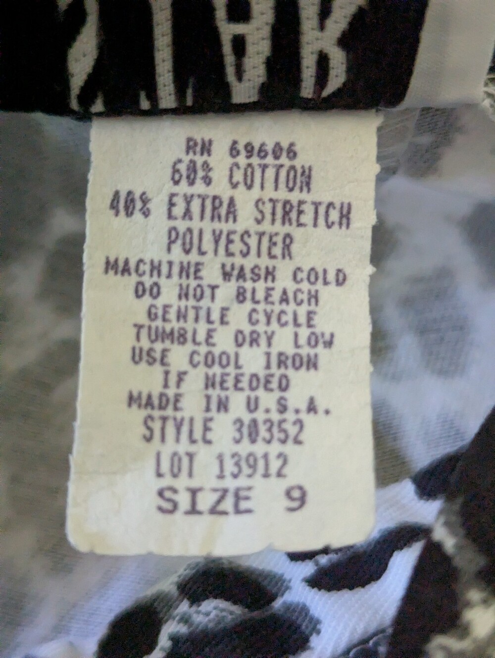 90s Y2K Women's 6? Leopard Print Capris Pants Shorts Black & White - Picture 4 of 9